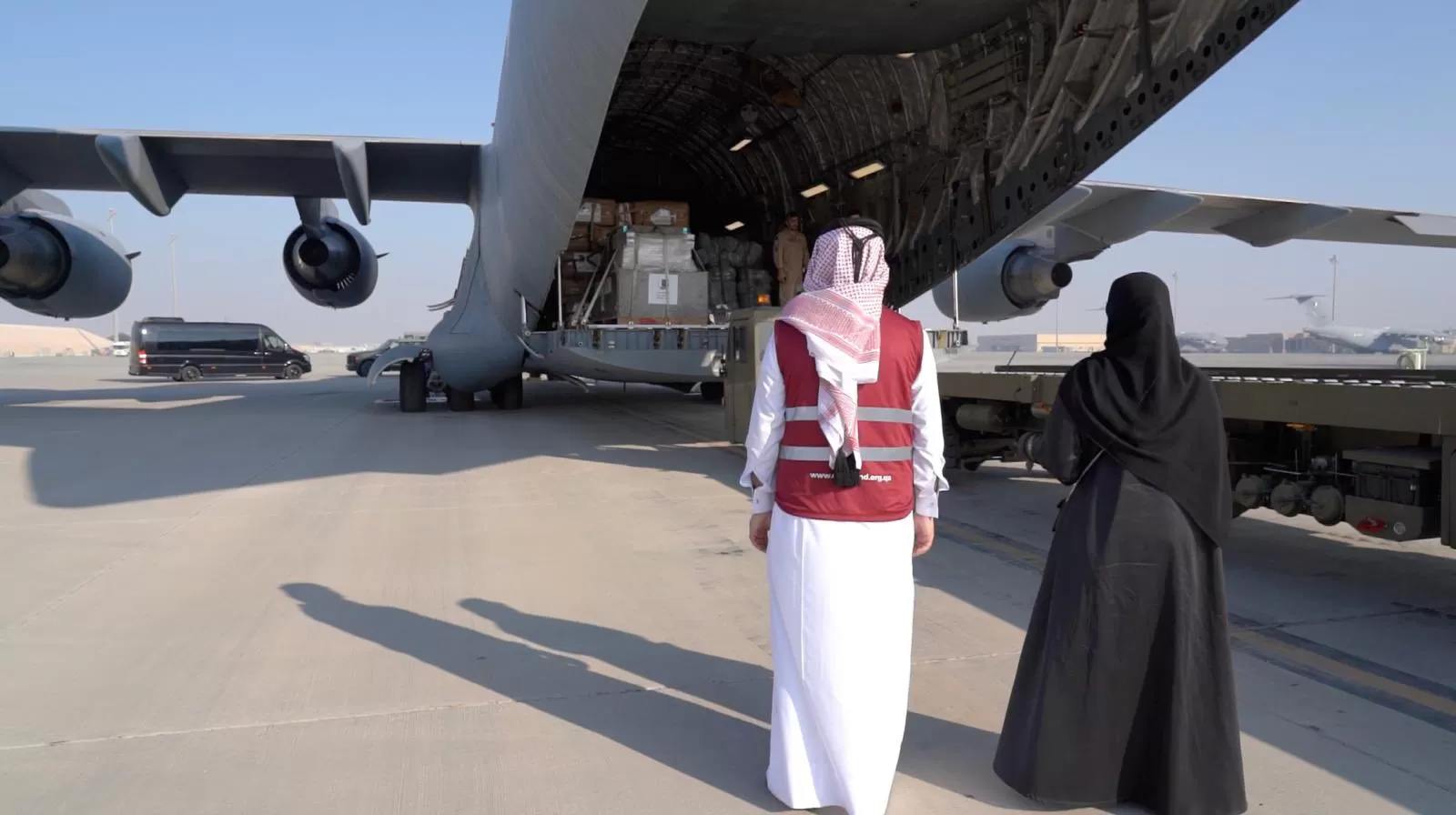 طائرة إغاثة من قطر لغزة