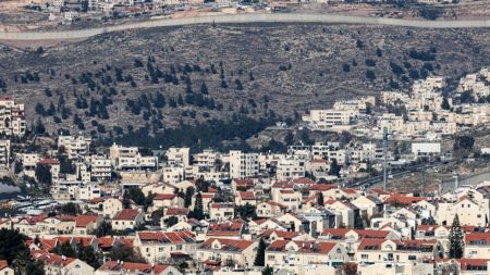 أصوات أعمال حفر تحت منازل مستوطنة "بات حيفر" في طولكرم يثير رعب الإسرائيليين