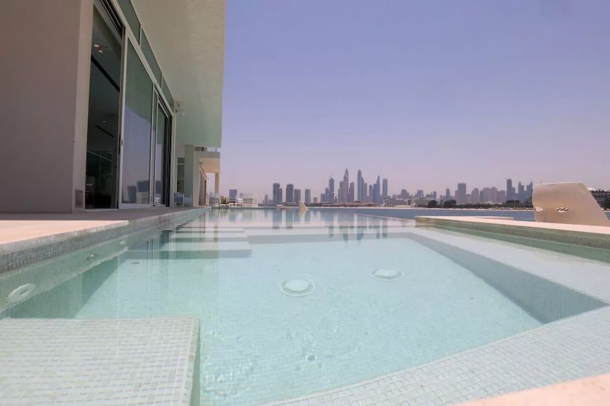 رونالدو يشتري قصرًا في جزيرة المليارديرات في دبي