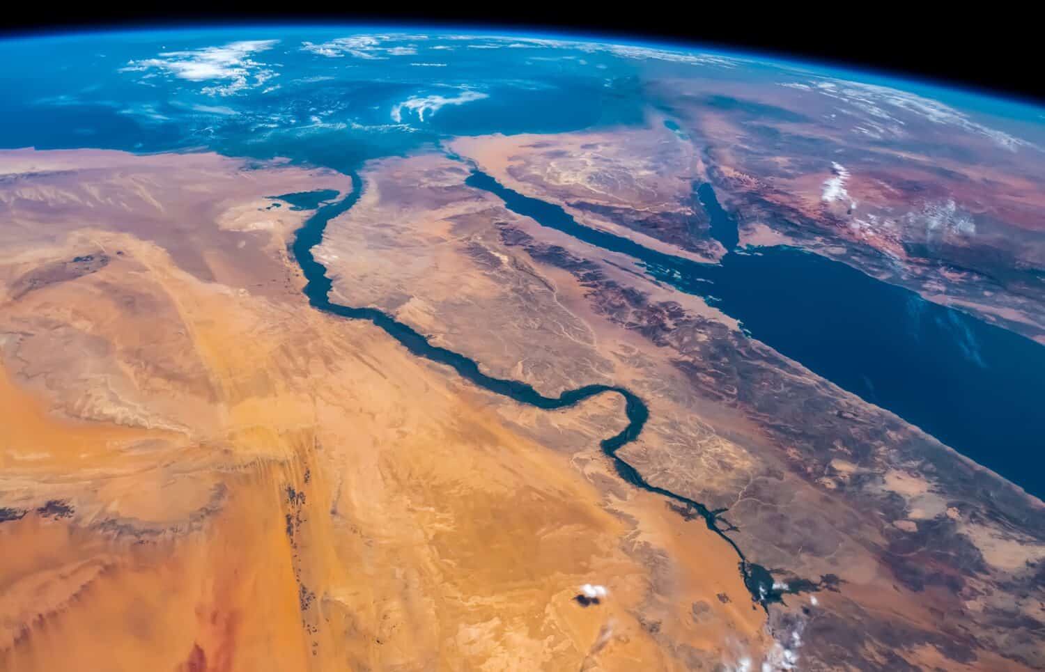 أين يقع نهر النيل