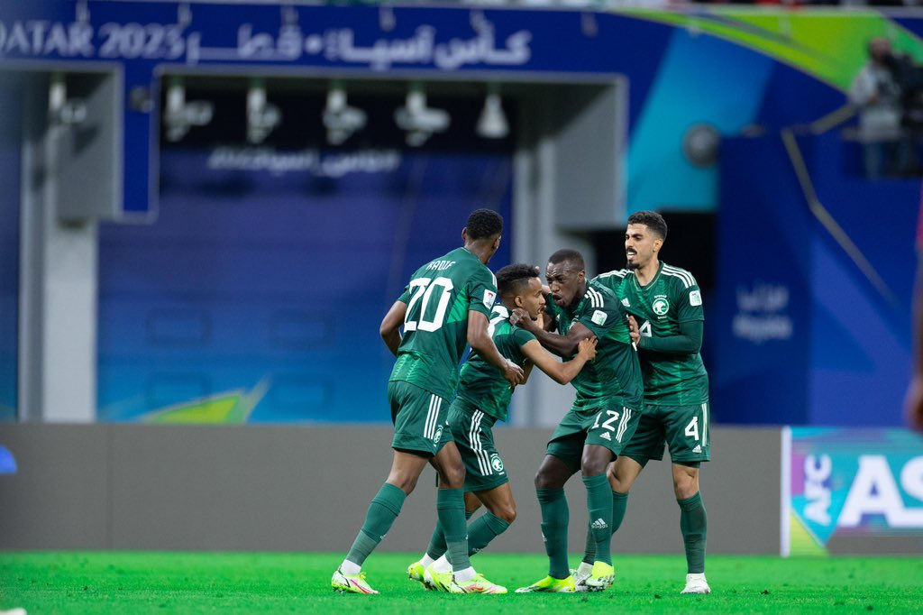 احتفال لاعبي المنتخب السعودي بالفوز على سلطنة عمان 