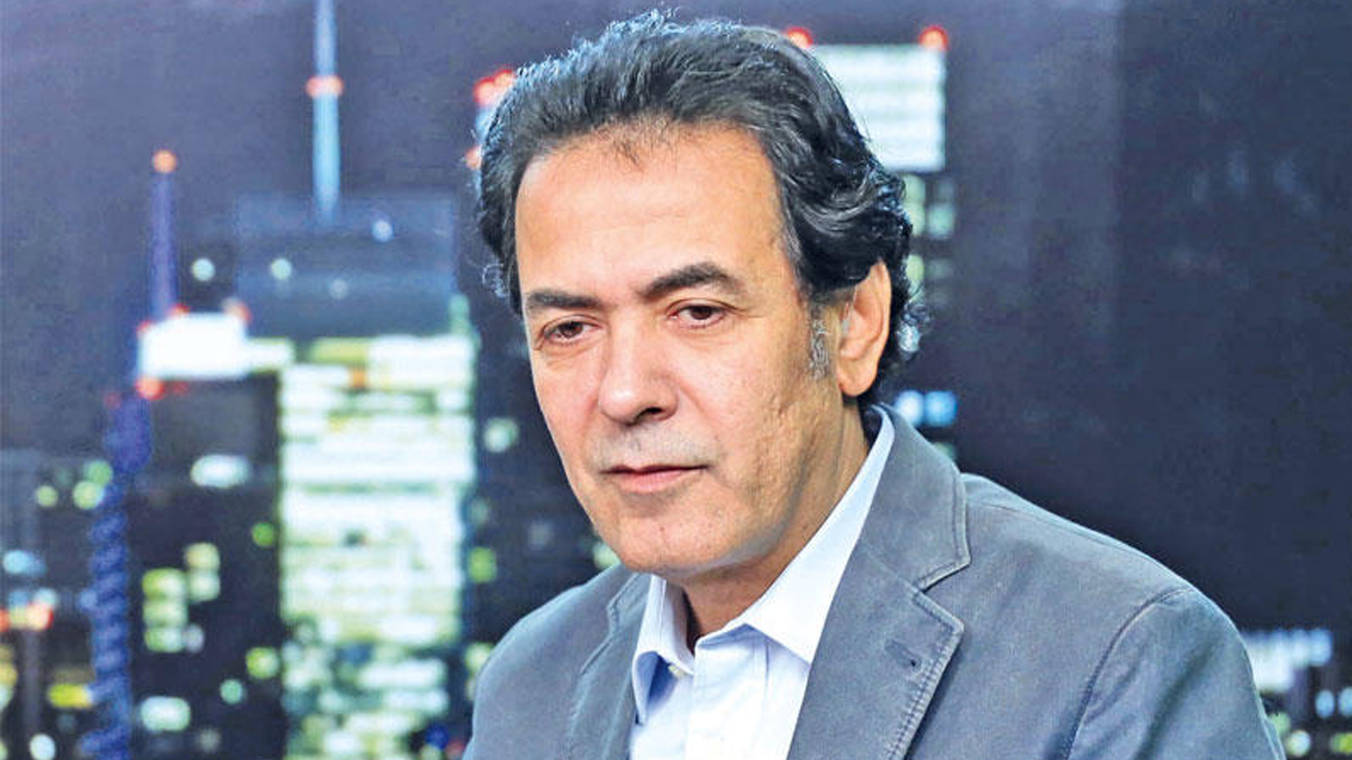 دعا خيري رمضان في برنامجه لإيقاف العمرة لمدة عام لتوفير العملة الصعبة