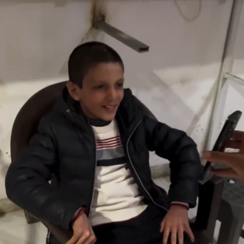 الطفل الفلسطيني علي والحديث مع الشناوي
