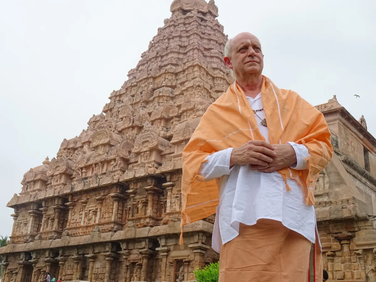 العراف كريغ هاميلتون-باركر