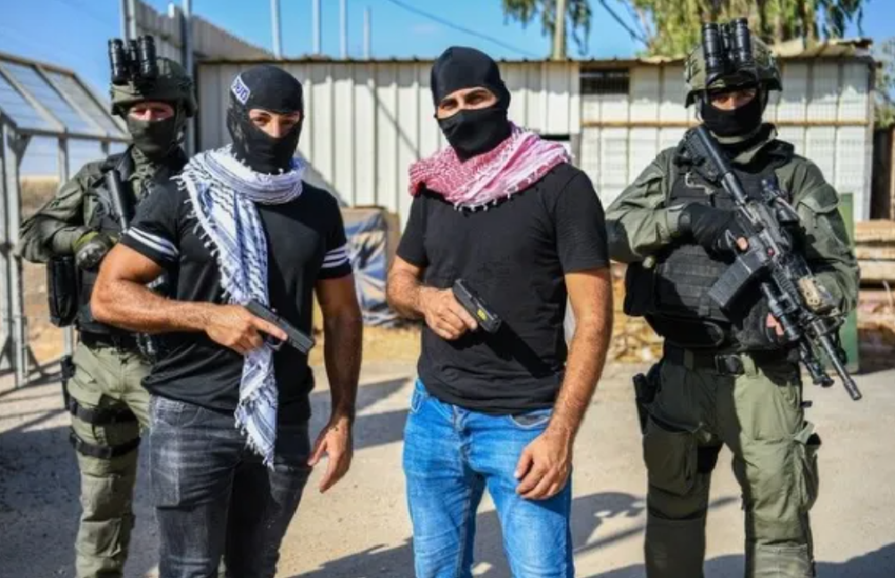 إسرائيل تعتمد ضمن وحدات المستعربين على فئة من اليهود يلبسون لباس العرب وينطقون بلسانهم ويصلون صلاتهم لكنهم كالقنبلة في أوساط الفلسطينيين