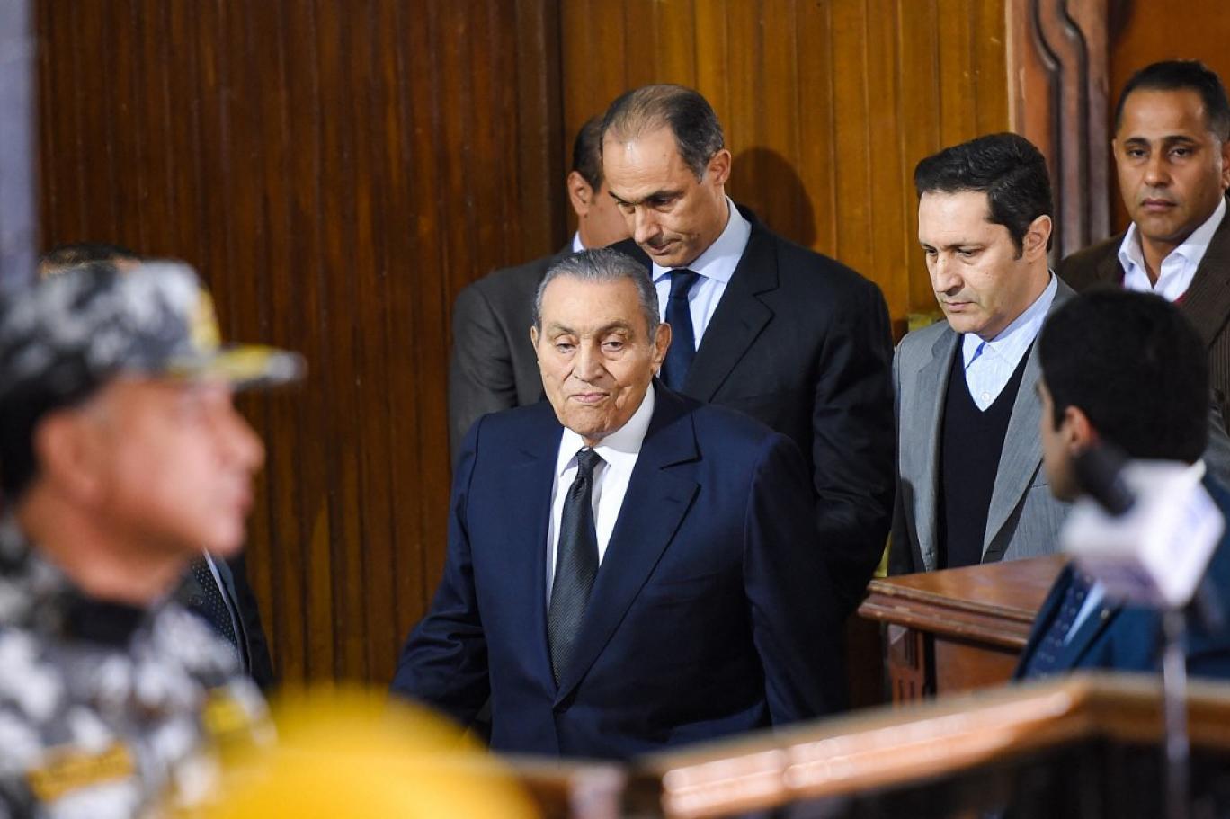 لماذا نبش السيسي ملف "ممتلكات عائلة مبارك"؟.. ما فعله الحفيد عمر علاء أغضبه