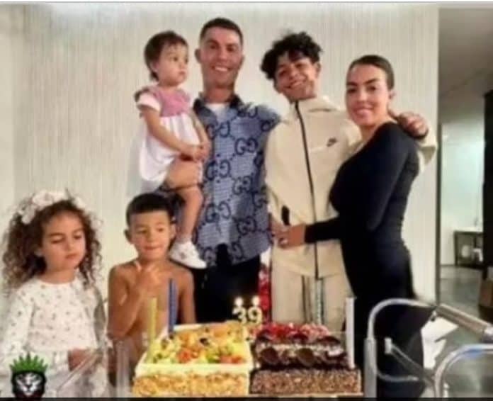 صورة جورجينا بعد التعديل كما نشرتها الصحيفة الإيرانية