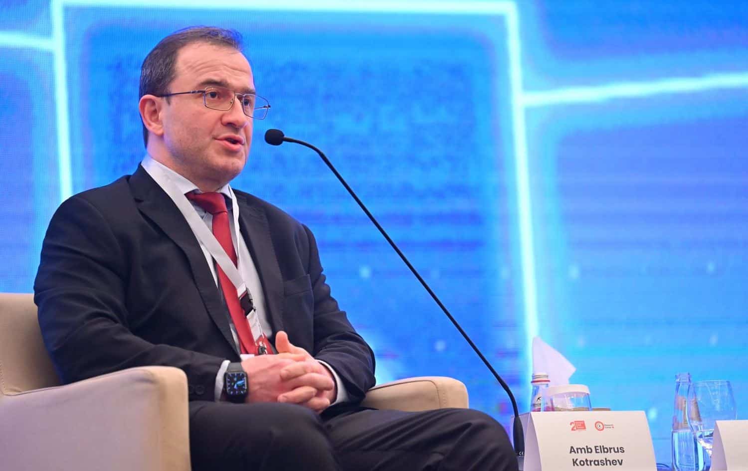 السفير الروسي في بغداد ألبروس كوتراشيف