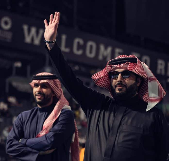 تركي آل الشيخ ردّ على الملاكم الأميركي جيرفونتا ديفيس 