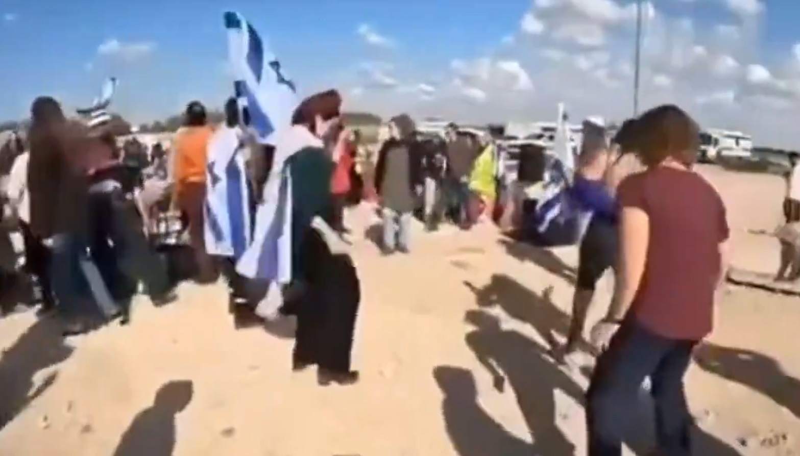 حفل راقص للمستوطنين على حدود غزة