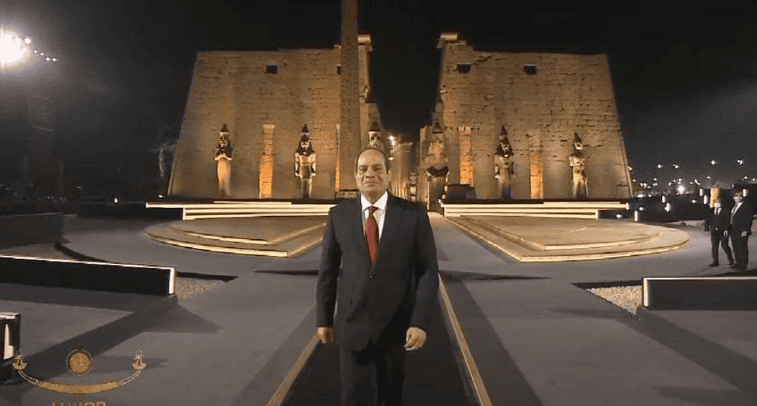 إيكونوميست: هكذا تهدد حرب غزة بدفع "فرعون مصر" نحو الهاوية