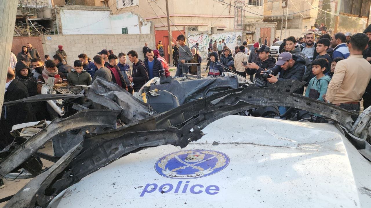 قصف مركبات الشرطة الفلسطينية في رفح