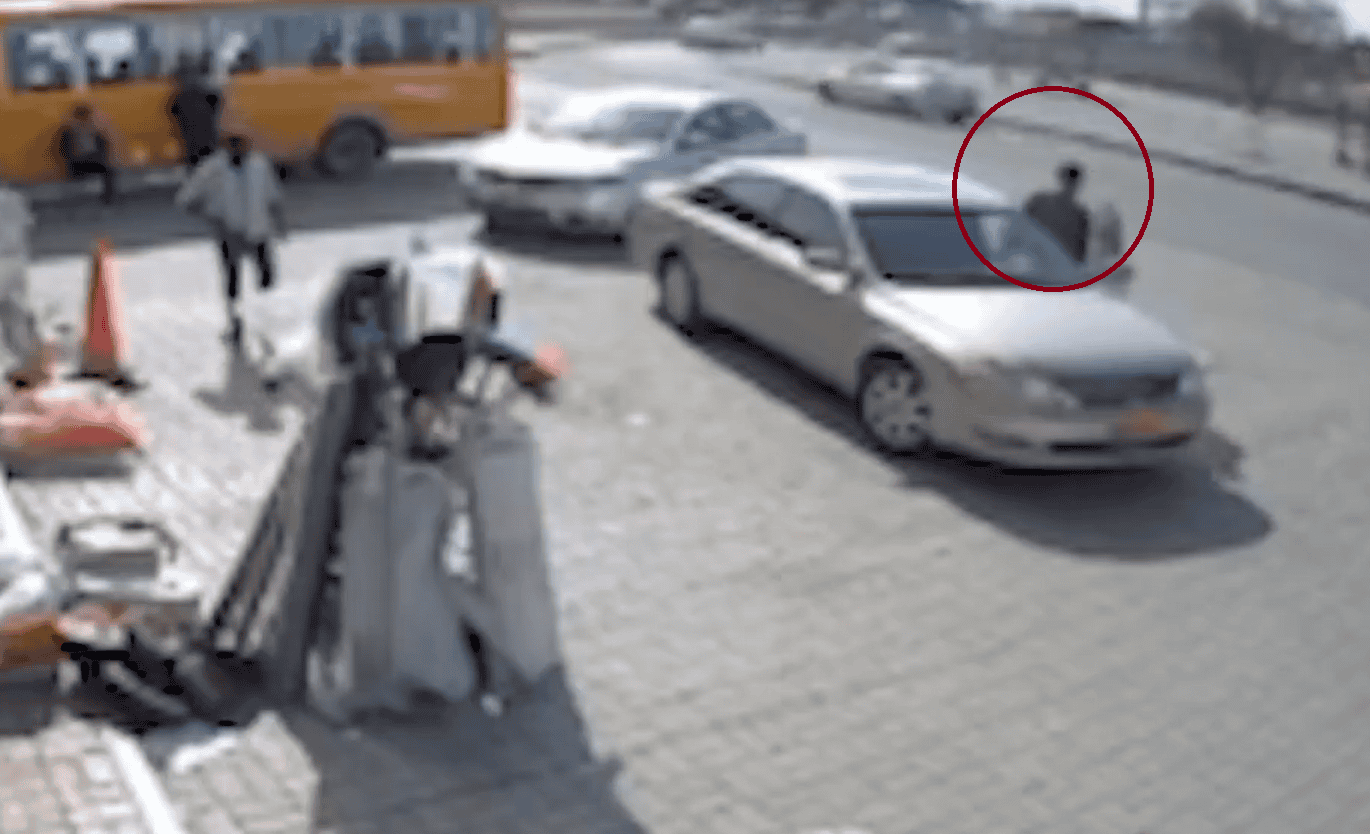 "لص السيارات" المتبجح يستنفر الأمن العُماني في مسقط وهذا مصيره