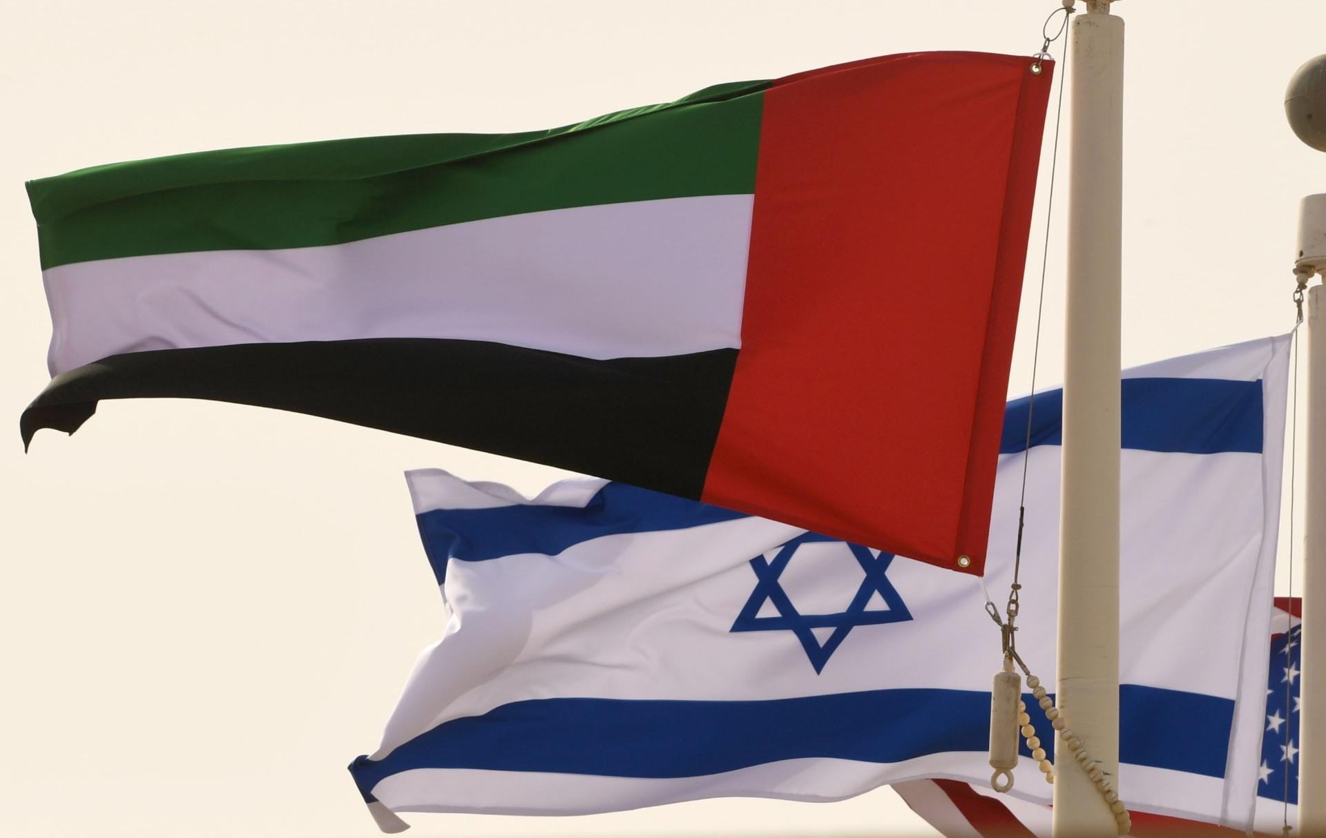 NYT: الإمارات "شريان حياة" إسرائيل بالمنطقة وغليان داخلي ضد محمد بن زايد