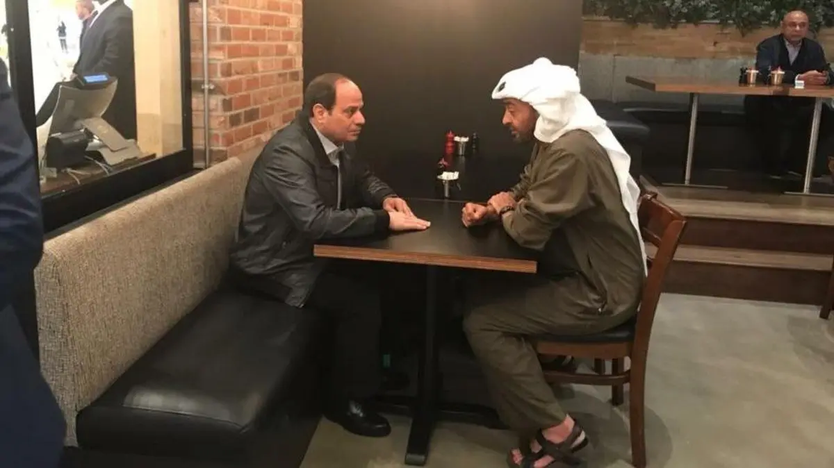 بلومبيرغ تكشف عن أهداف الإمارات الخفية وراء صفقة إنقاذ السيسي بـ35 مليار دولار