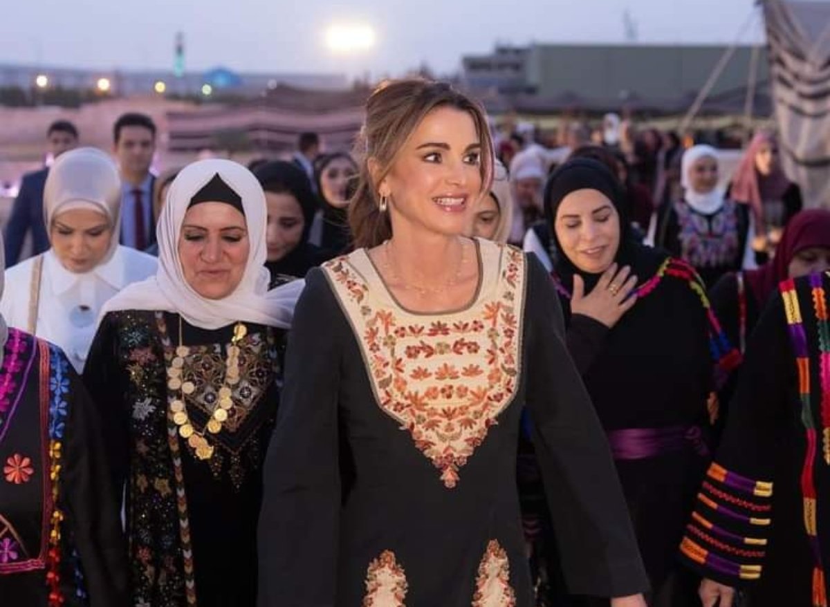 الملكة رانيا تلتقي سيدات قبيلة بني صخر