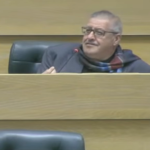 النائب الأردني رائد سميرات يثير موجة ضحك تحت قبة البرلمان بسبب "مباركة بعيد الأضحى"