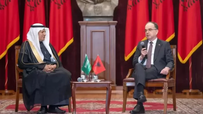 رئيس ألبانيا بيرم بيجاي ورجال اعمال سعوديين