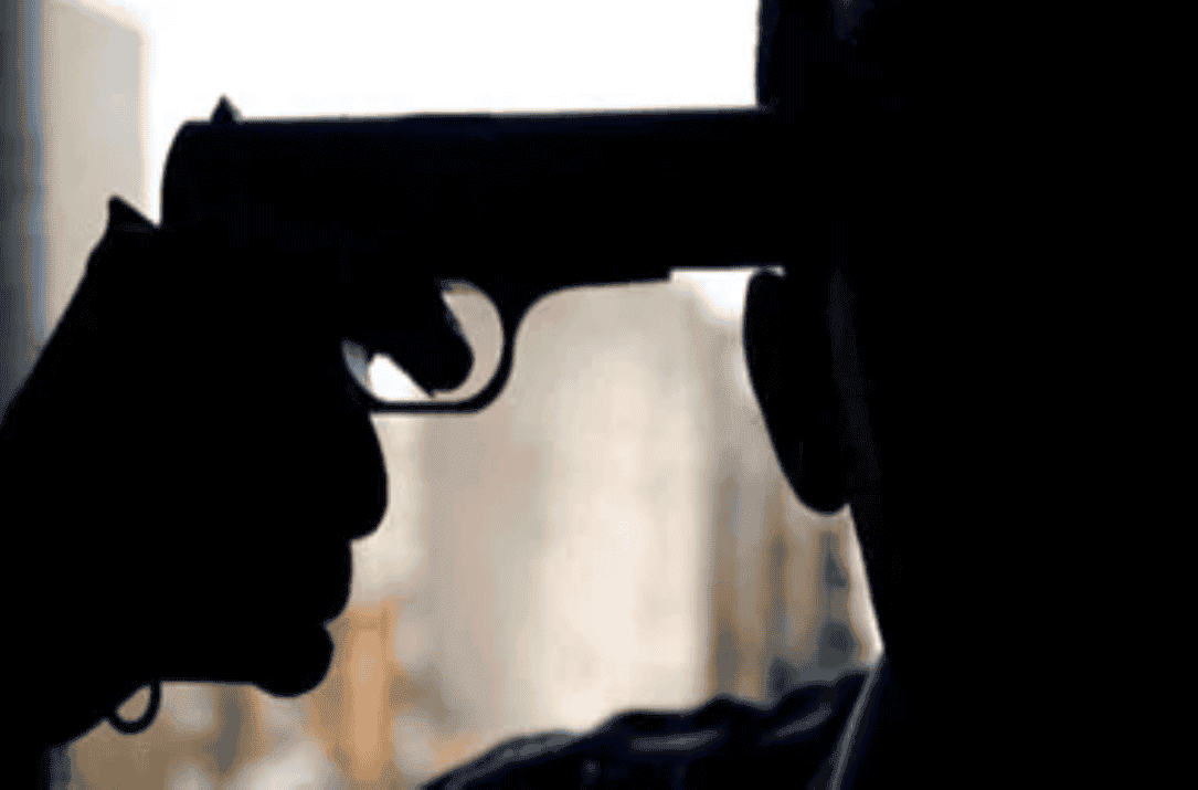 ضابط عراقي يفجر رأسه بطلقات مسدسه وينتحر داخل مكتبه في ظروف غامضة