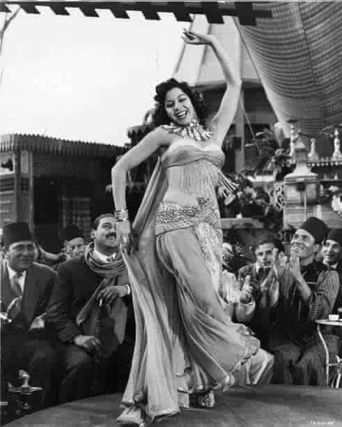 الصورة المتداولة للراقصة سامية جمال على أنّها في ليلة القدر