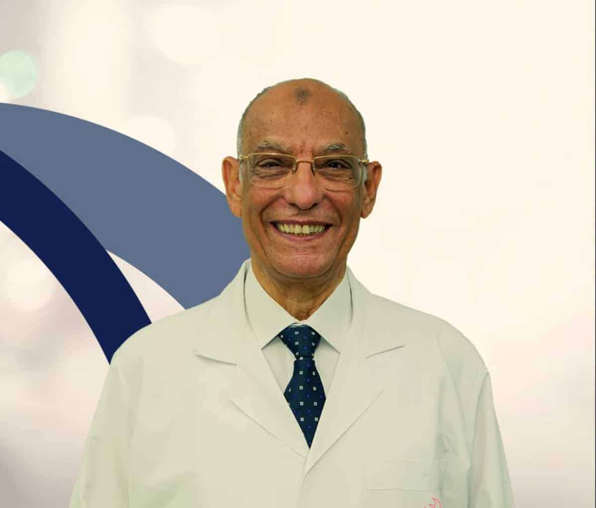 الجراح المصري أحمد عبدالعزيز في غزة