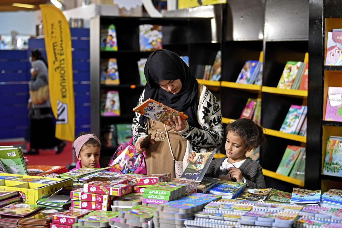 قنبلة غضب في تونس بسبب كتاب جنسي للأطفال في معرض الكتاب.. ما القصة؟