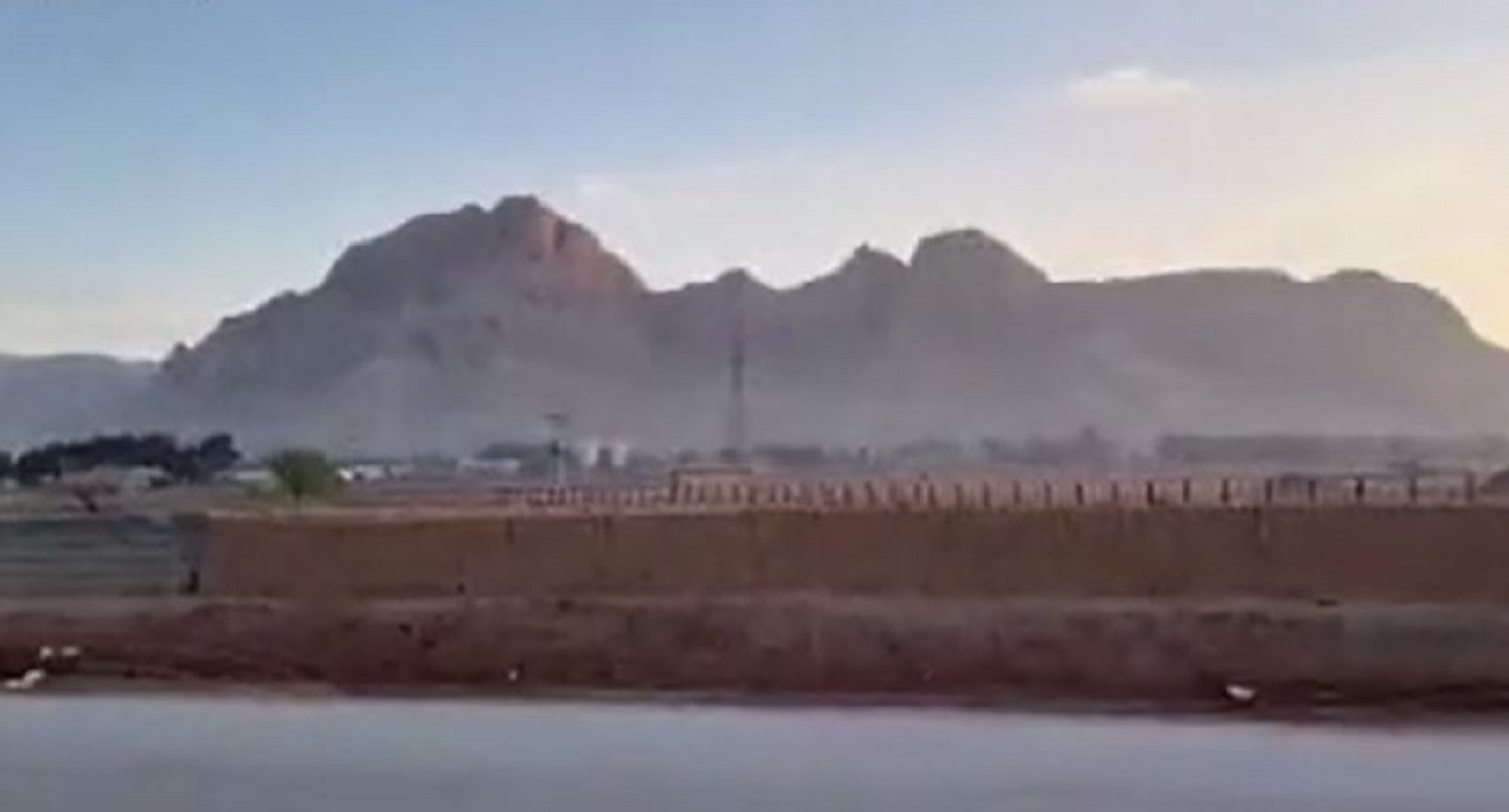 بعد تقارير الضربة الإسرائيلية.. مقطع فيديو يوثق حال القاعدة الجوية والمنشأة النووية في أصفهان