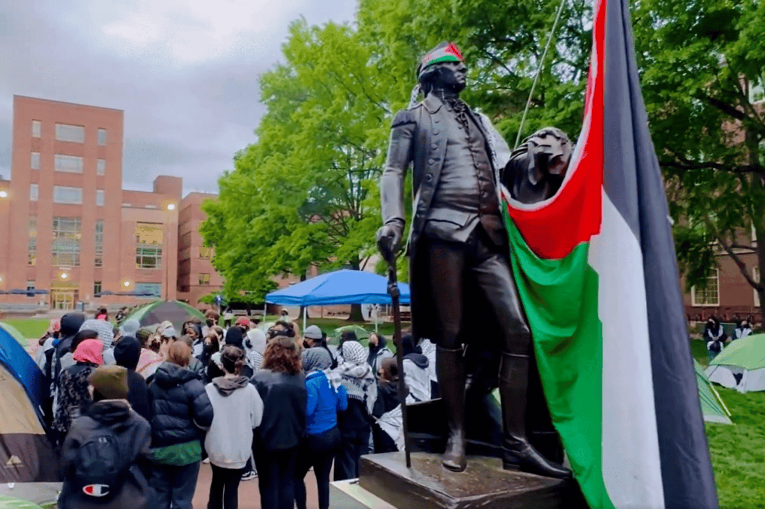 أمريكا تشتعل.. جامعة جورج واشنطن تنضم إلى الاعتصامات الطلابية