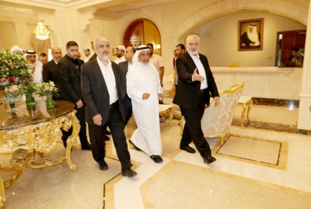 مكتب حماس باقٍ في الدوحة.. قطر تُنهي الجدل ببيان رسمي وتركيا تدخل على الخط