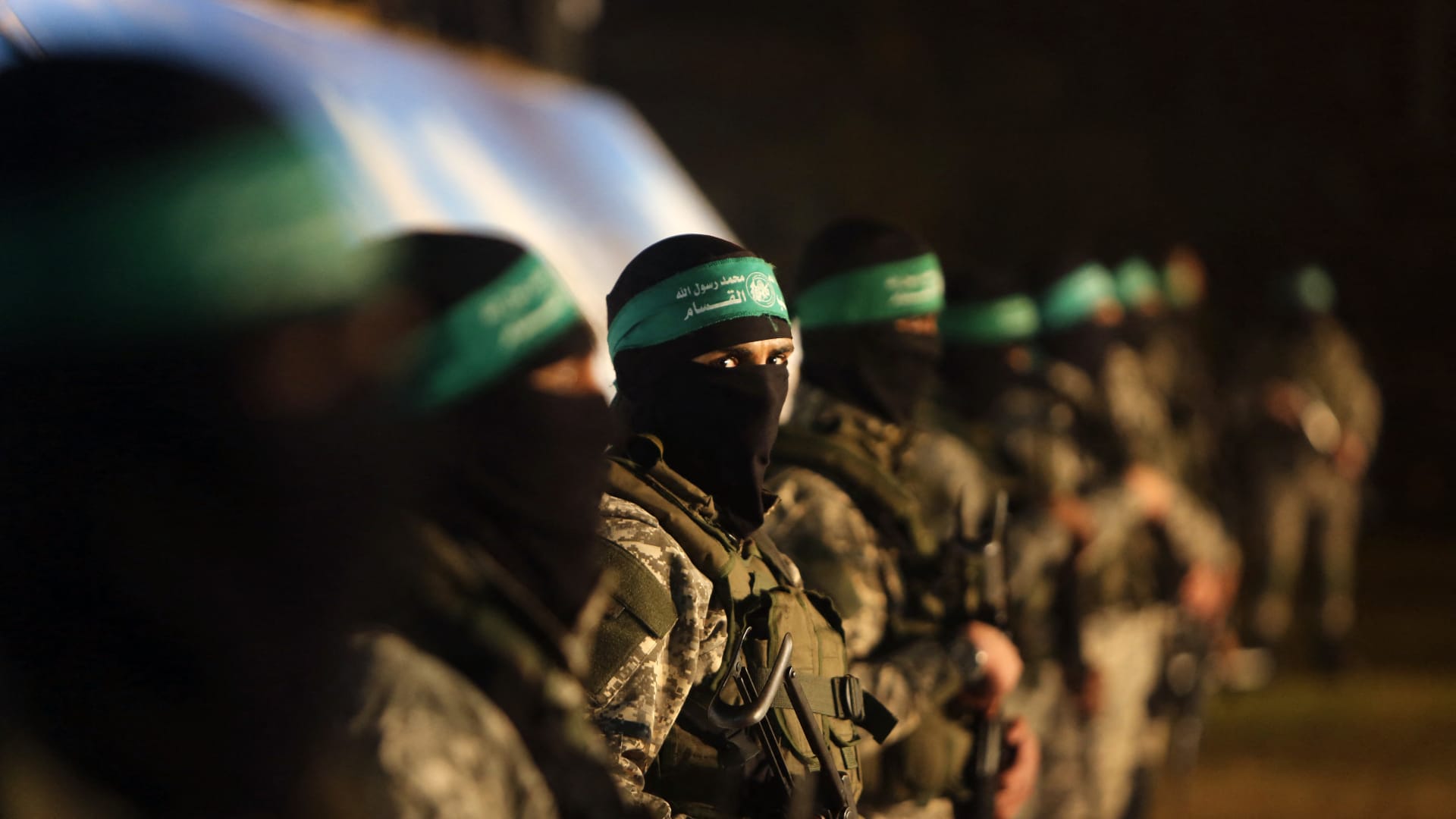هل تعتزم حماس التحول إلى حزب سياسي وتفكيك جناحها العسكري “كتائب القسام”؟
