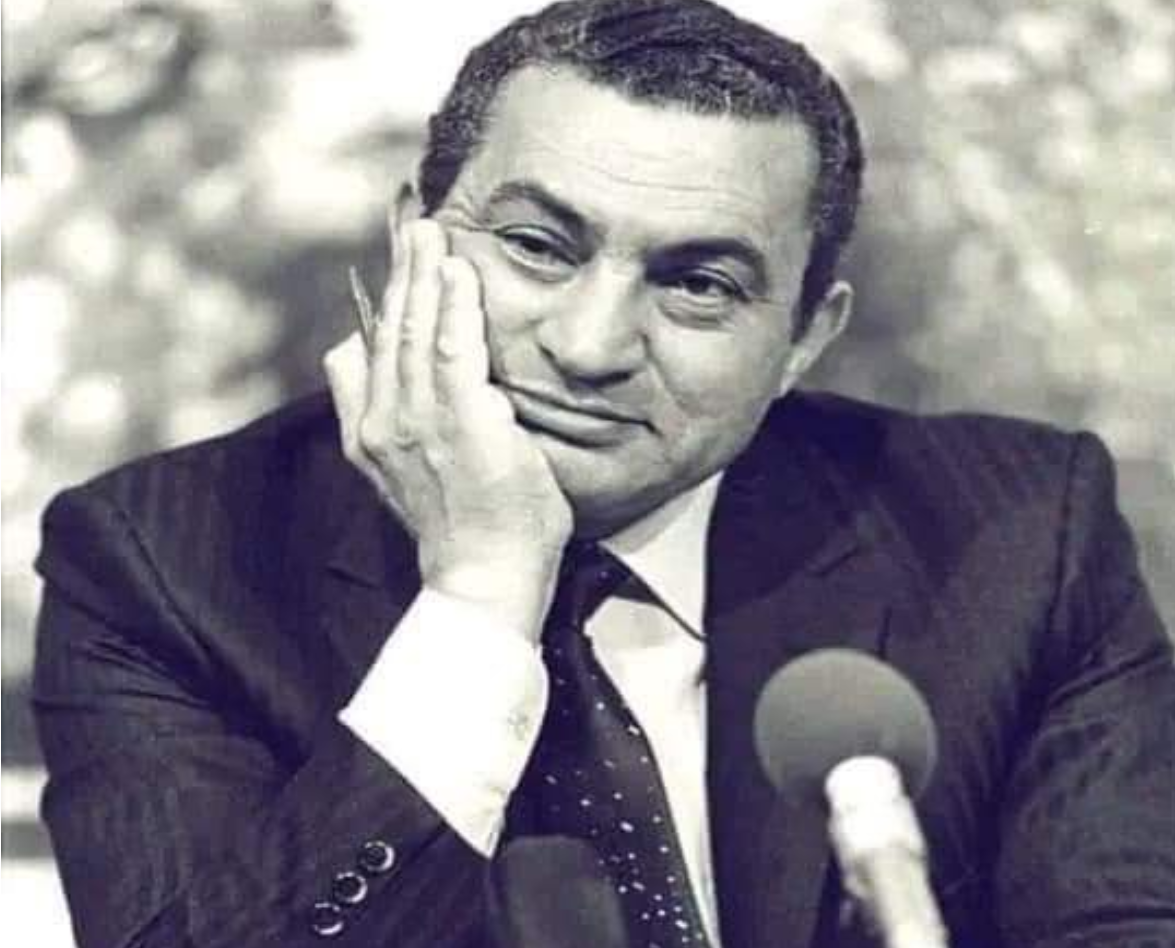 مبارك يُحرج السيسي في حفل تنصيبه.. هكذا قارن نجله علاء بينهما وأشعل المواقع