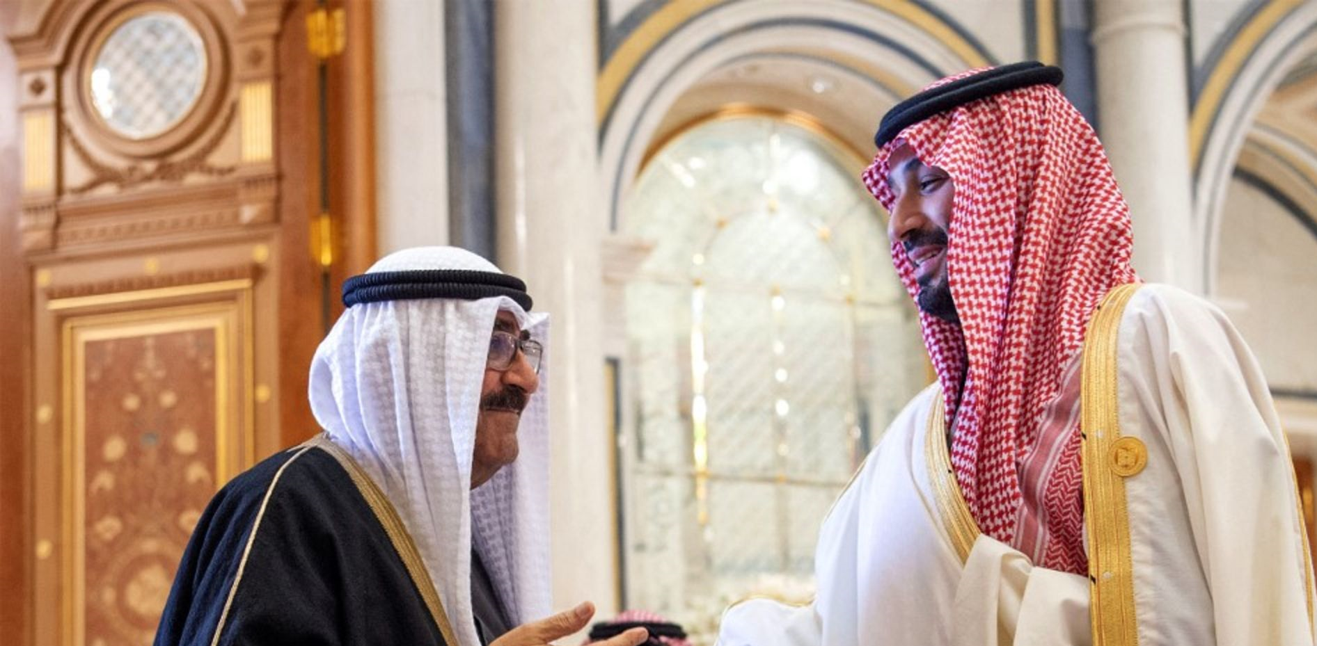 "الهدوء بالكويت ليس صدفة".. إعلامي كويتي يشكر الإمارات والسعودية ومصر ويؤكد علاقتهم بقرار الأمير