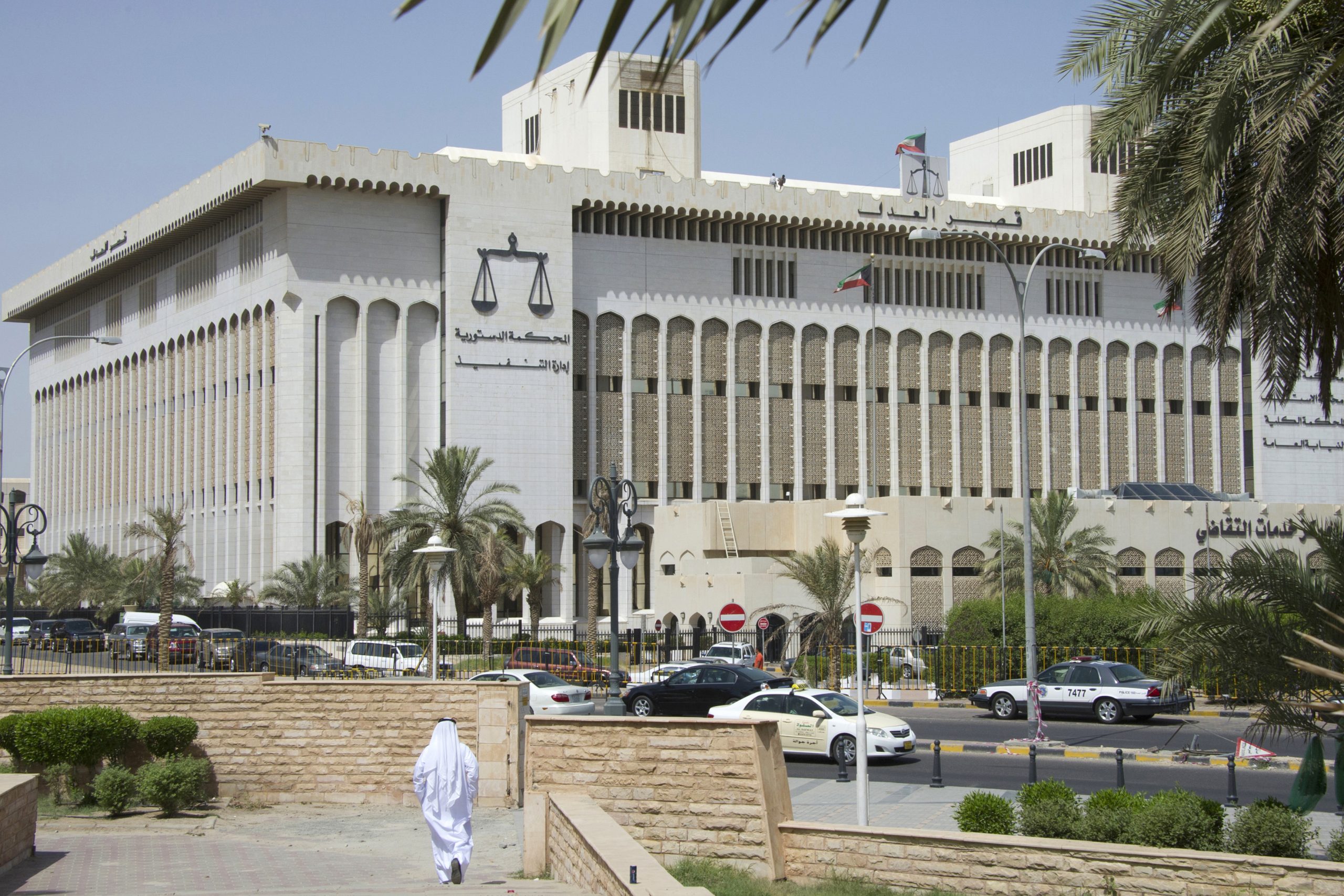النيابة العامة الكويتية تحتجز مواطنا بتهمة القيام بعمل عدائي ضد السعودية