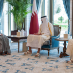 أمير قطر التقى ذي يزن بن هيثم في قصر لوسيل بالدوحة