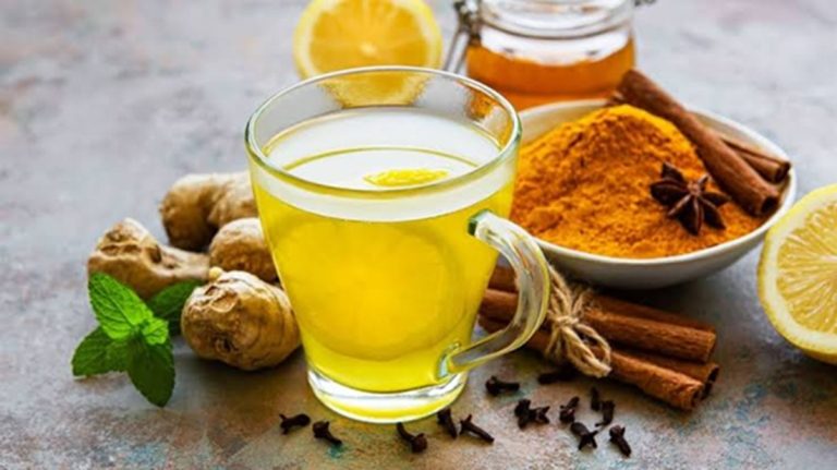البقدونس والزنجبيل والليمون والقرفة.. هل تساعد فعلاً في دعم وظائف الكلى؟ تعرّف إلى فوائد وحدود شاي البقدونس والزنجبيل والليمون والقرفة لدعم صحة الكلى، ومتى قد يساعد الترطيب ومتى تصبح الاستشارة الطبية ضرورية.