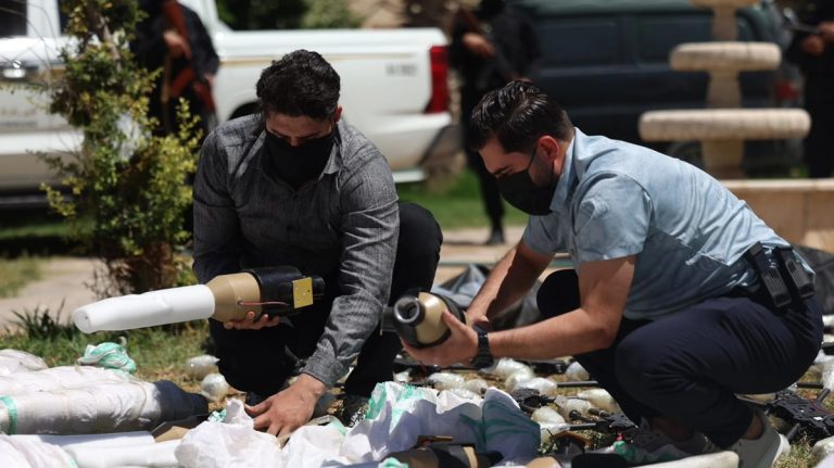 بغداد تفتح تحقيقاً بالتنسيق مع دمشق بعد إحباط تهريب صواريخ ومسيّرات عبر الحدود السورية العراقية إلى حزب الله، وسط ضغوط أميركية لضبط الفصائل.