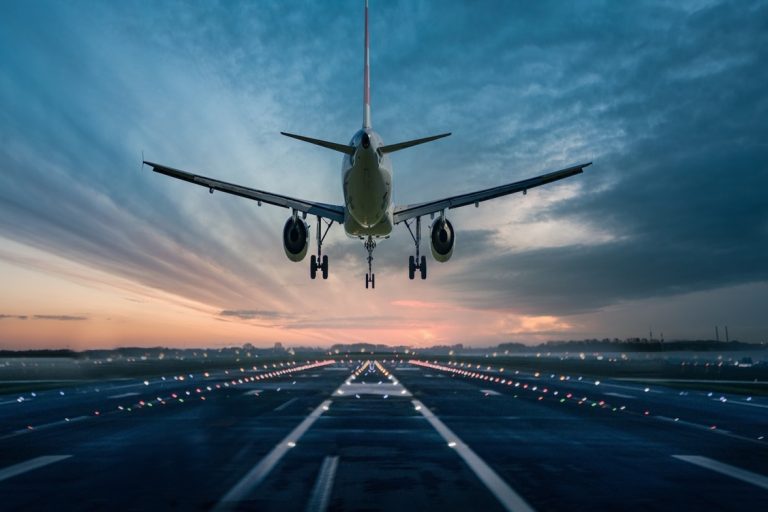 خبراء السفر يحذرون: تجنب حجز رحلات الصيف في هذين اليومين.. وهذا أفضل توقيت للحصول على أقل الأسعار بيانات سكاي سكانر وإكسبيديا تكشف أن الأحد هو الأغلى لحجز رحلات الصيف، وتحدد أفضل أيام ونوافذ الشراء لتوفير المال قبل ازدحام الموسم.