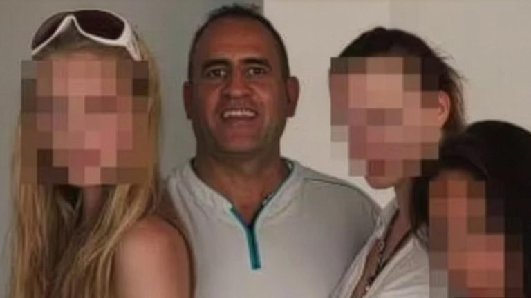 العثور على دانيال سياد، وكيل عارضات مرتبط بملف جيفري إبستين، ميتاً قرب باريس بعد ورود اسمه في وثائق أميركية عن تجنيد شابات للشبكة الدولية.