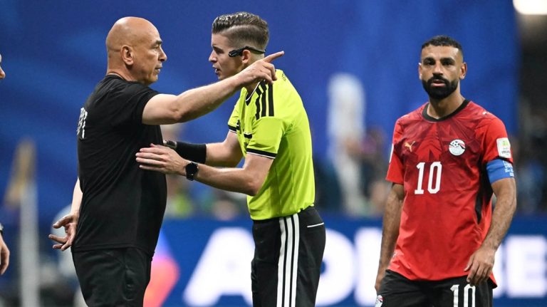مسؤولون عسكريون إسرائيليون ومصريون تابعوا مباراة الأرجنتين ومصر معاً خلال اجتماع القاهرة.. حوار عسكري إسرائيلي مصري في القاهرة يبحث أمن غزة ودور الوساطة، بالتزامن مع إعلان حماس حل لجنتها الحاكمة تمهيداً لترتيبات إدارة القطاع.