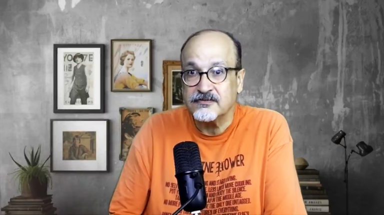 أعلنت النيابة المغربية توقيف الصحفي المعارض علي المرابط بعد وصوله إلى طنجة، بتهم نشر تعليقات مسيئة وتشهيرية، وسط مطالب عائلته بإطلاق سراحه.