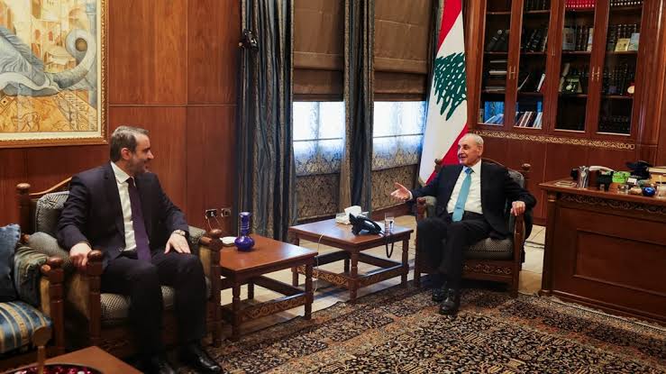 رسائل مانهاتن والحدود المشتركة.. كواليس خطة الشيباني في بيروت لتفادي الفخ الأميركي مع حزب الله رسائل مانهاتن والحدود المشتركة.. كواليس خطة الشيباني في بيروت لتفادي الفخ الأميركي مع حزب الله