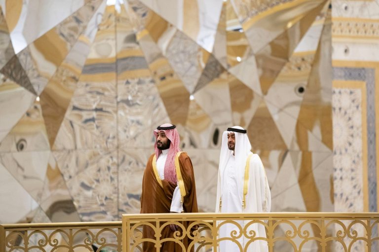حرب الحوالات الصامتة: فايننشال تايمز تكشف كواليس تجميد وإرجاع الأموال بين السعودية والإمارات.. تواجه شركات في دبي تعثراً في تحويلات مالية من السعودية منذ مايو، وسط تجدد الخلافات بين الرياض وأبوظبي عقب الحرب الإسرائيلية الأميركية على إيران.