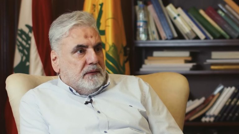 نواف الموسوي: لا انسحاب إسرائيلي من جنوب لبنان بلا قوة.. وحزب الله يتمسك بخيار المقاومة قيادي في حزب الله نواف الموسوي يؤكد أن مفاوضات لبنان وإسرائيل ستتعثر بلا شراكة مع المقاومة، داعياً لاستخدام القوة لتحرير الجنوب اللبناني