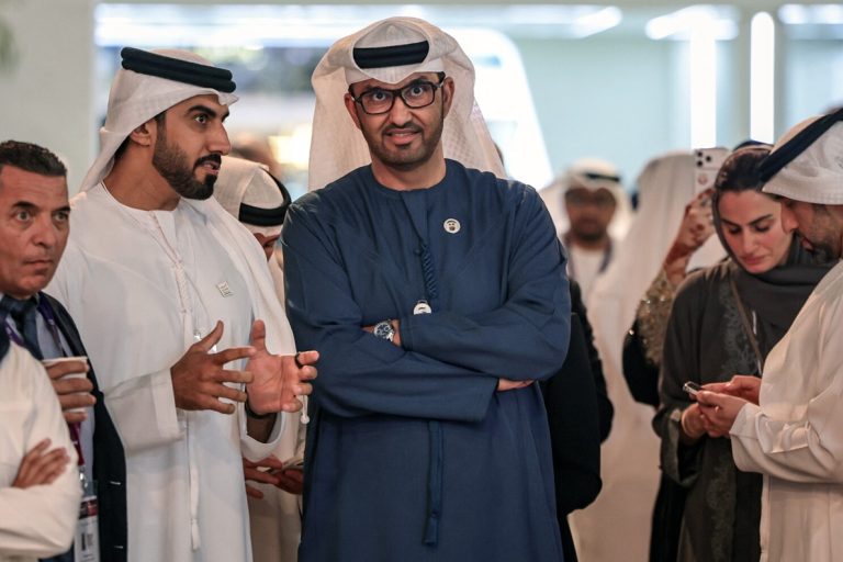 الإمارات تتحدى مضيق هرمز.. “أدنوك” تستثمر 8 مليارات دولار لتوسيع صادرات الغاز أدنوك تضخ 8 مليارات دولار لتوسيع قطاع الغاز وتدرس منفذاً لتصدير الغاز المسال خارج هرمز، وسط توترات إقليمية وسعي الإمارات لتعزيز أمن صادراتها
