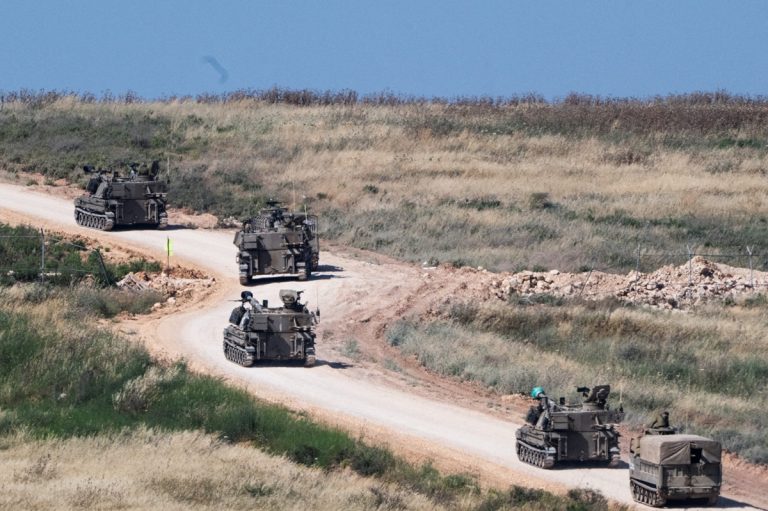 الجيش الإسرائيلي ينشئ مراكز اقتراع في غزة ولبنان وسوريا.. استعدادات انتخابية غير مسبوقة تقرير: الجيش الإسرائيلي يجهز مراكز اقتراع في غزة ولبنان وسوريا لتمكين جنوده خارج الحدود من التصويت بانتخابات أكتوبر وسط جدل حول الحياد.