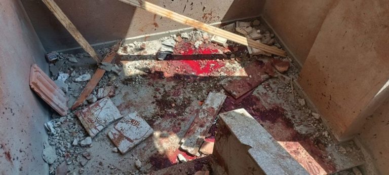 هجوم مستشفى ناصر يضغط على بريطانيا.. نواب يطالبون بمحاسبة إسرائيل بعد تحقيق عن “ضربة مزدوجة” تحقيق يكشف شبهات جرائم حرب في قصف إسرائيلي مزدوج لمستشفى ناصر بغزة أودى بـ20 شخصاً، بينهم صحفيون ومسعفون، وبرلمانيون بريطانيون يطالبون بالمحاسبة.