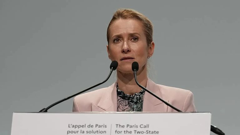 كالاس تدعو أوروبا لحظر تجارة المستوطنات الإسرائيلية.. «تعاملوا معها كما تعاملتم مع القرم» كاجا كالاس تدعو الاتحاد الأوروبي لمعاملة مستوطنات الضفة كحالة القرم، عبر حظر تجارتها وسط ضغوط متزايدة لمعاقبة إسرائيل.