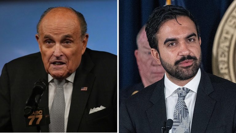 مجلس العلاقات الإسلامية يصنف رودي جولياني “متطرفاً معادياً للمسلمين” بعد تصريحات عنصرية ضد مامداني صنف مجلس العلاقات الإسلامية الأميركية رودي جولياني «متطرفا معاديا للمسلمين» بعد تصريحات اتهم فيها المسلمين بالسعي للهيمنة، وسط جدل حول إحياء ذكرى 11 سبتمبر.