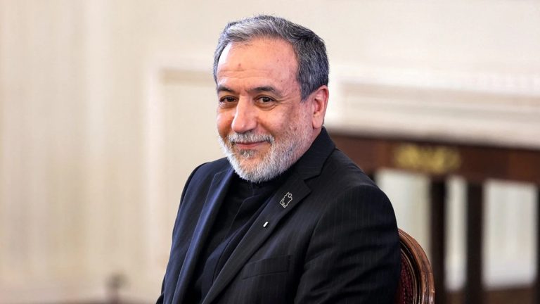 طائرة إماراتية تهبط في طهران مرتين خلال 48 ساعة وسط مخاوف من تجدد المواجهة مع إيران وسط مخاوف من تصعيد أميركي إيراني جديد، رُصدت طائرة إماراتية حكومية في طهران للمرة الثانية خلال أيام وسط تحركات دبلوماسية مكثفة بالمنطقة.