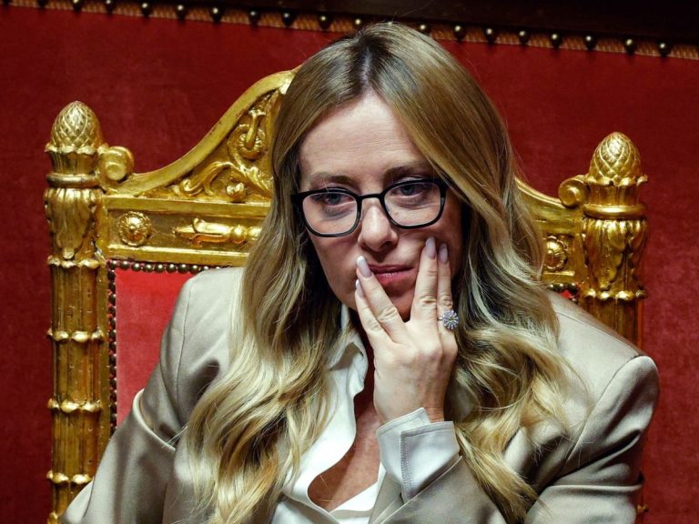ميلوني تعزز الأمن في ميلانو بـ500 جندي إضافي بعد أعمال شغب وعمليات نهب.. إيطاليا تعزز الأمن في ميلانو بـ500 جندي إضافي بعد اضطرابات ونهب، وميلوني تعلن إجراءات ضد العنف وتشديد عقوبات القاصرين حتى نهاية العام.